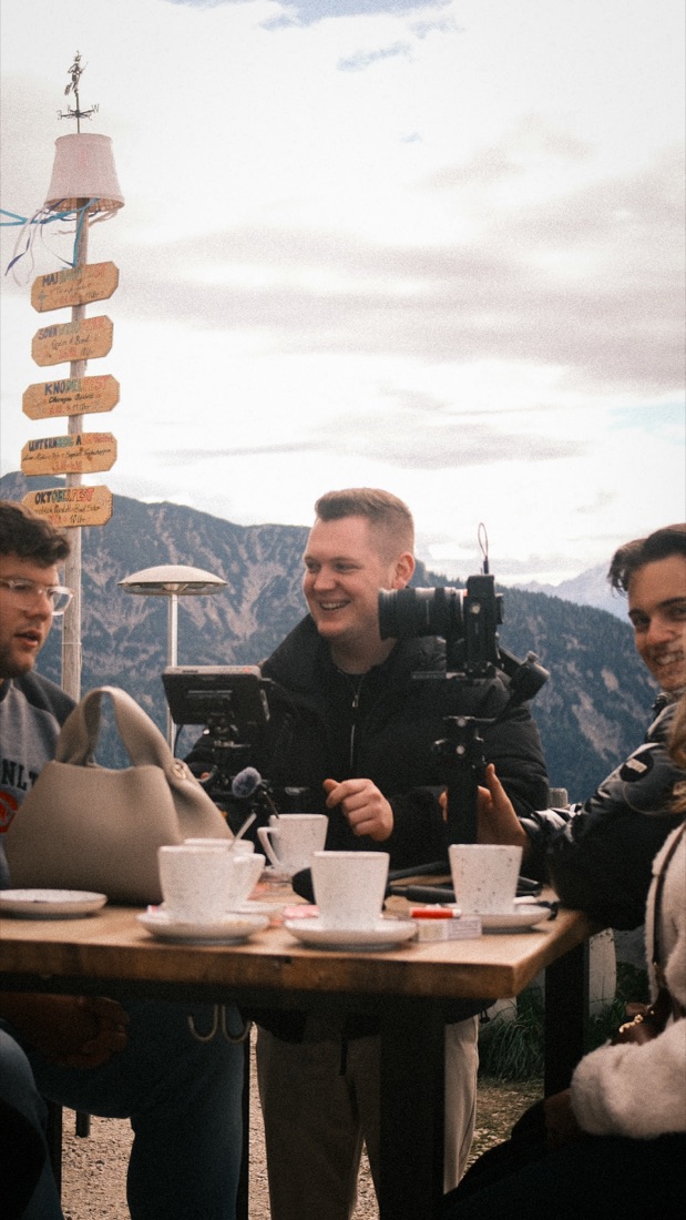 Dreh mit Team im Bergcafé